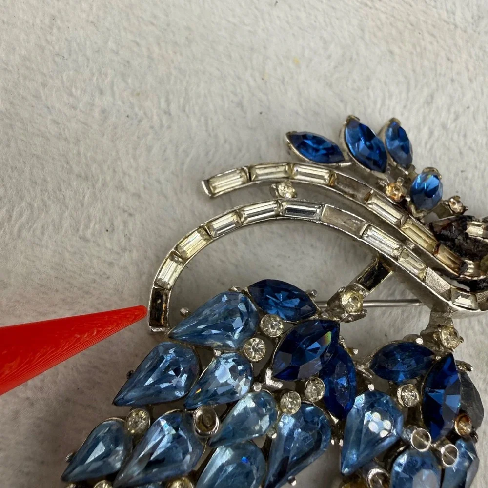 Vintage Trifari Rhinestone Brooch Silver Tone Blue Sparkle READ